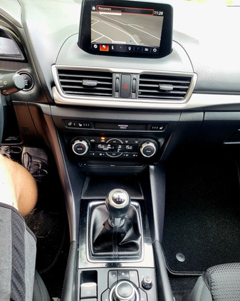 Mazda 3 cena 62900 przebieg: 102000, rok produkcji 2017 z Węgrów małe 232